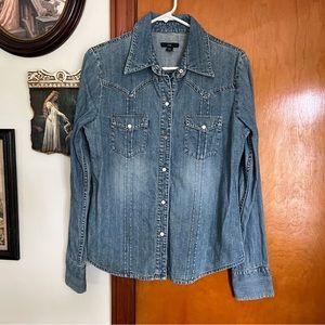 vintage gap light wash denim snap button down